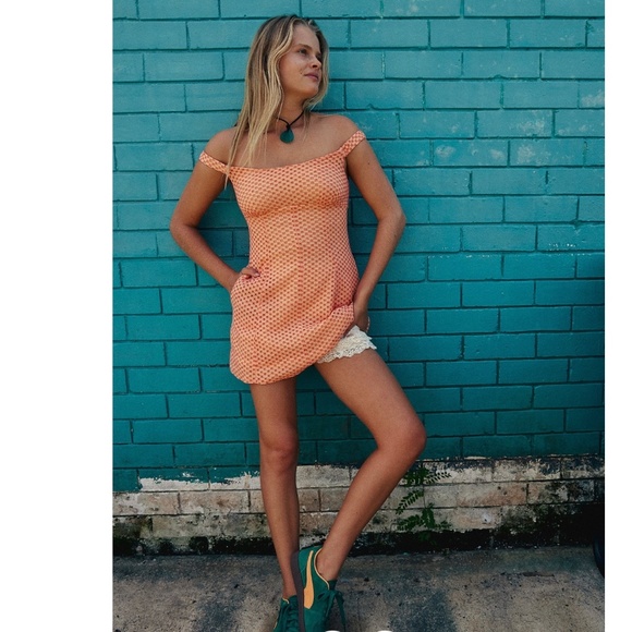 NWT FreePeople Berry Kiss Embroidered Off-theShoulder Mini Dress Peach comboXS - Picture 4 of 15